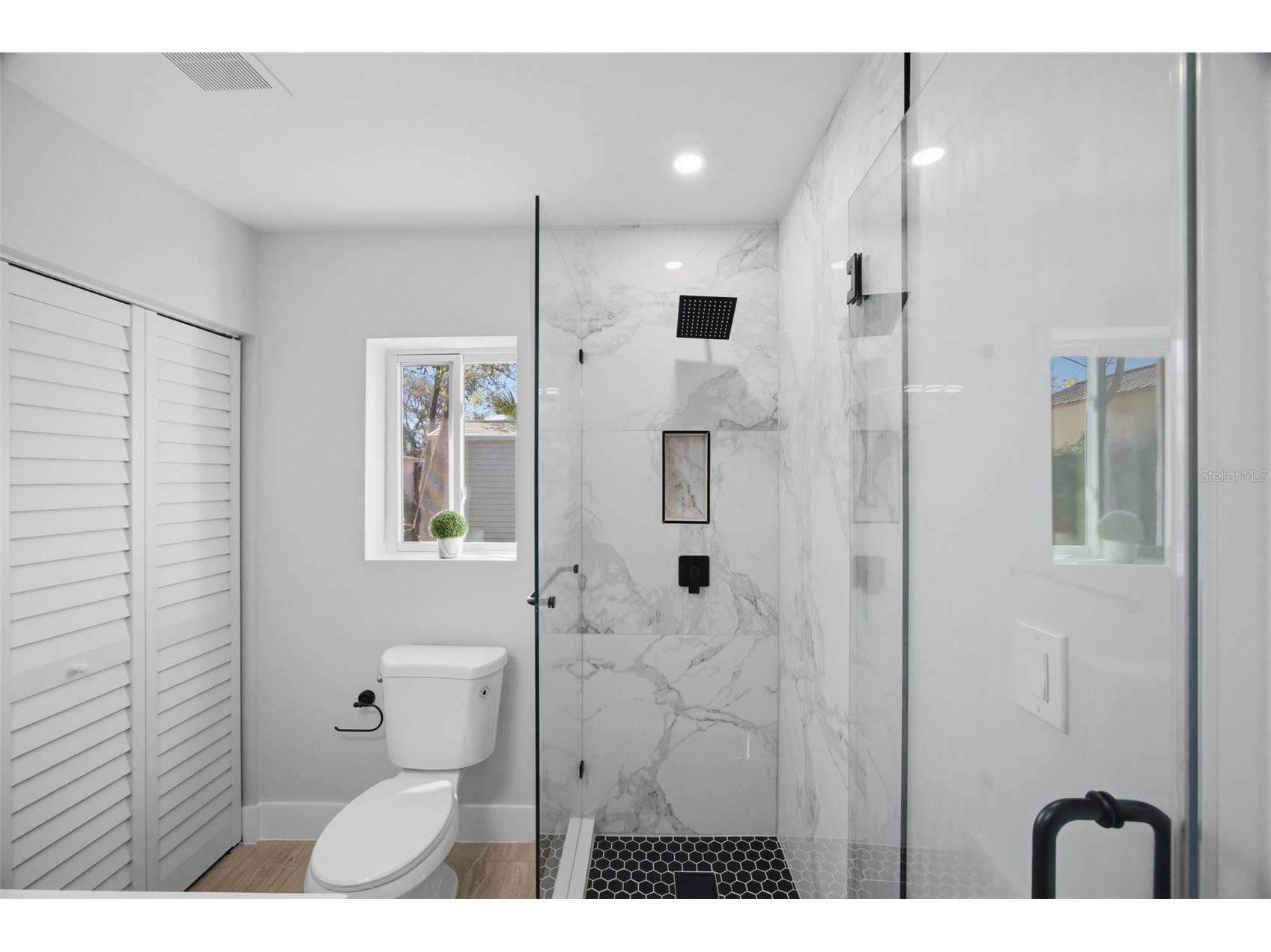 6052 Central Avenue New Port Richey FL 34653 TB8490764 image21