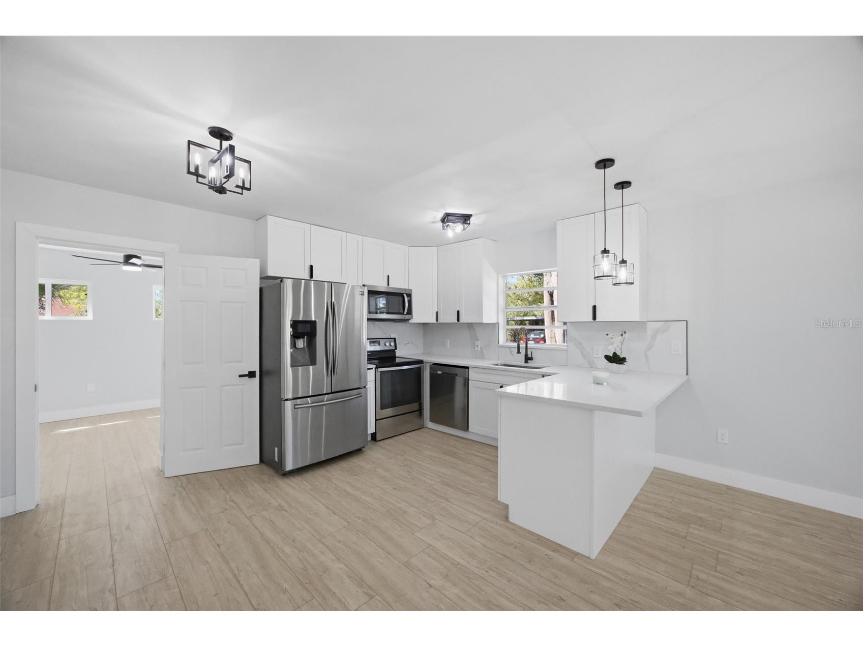 6052 Central Avenue New Port Richey FL 34653 TB8490764 image8