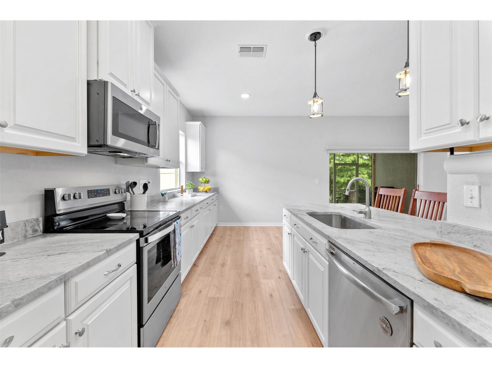 6052 Champions Gate Boulevard Zephyrhills FL 33541 - COMMUNITY POND TB8522817 image18