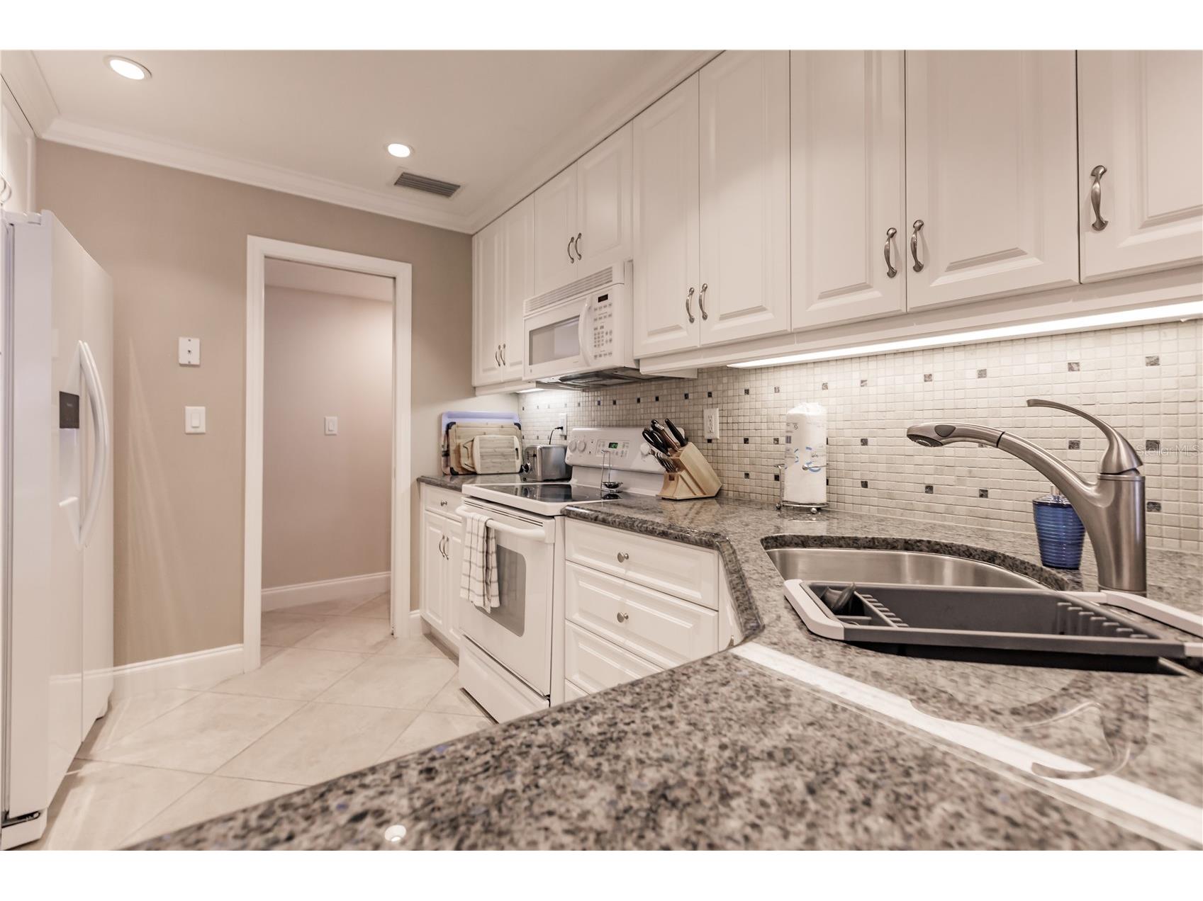 6052 W Peppertree Way #235B Sarasota FL 34242 TB8471024 image18