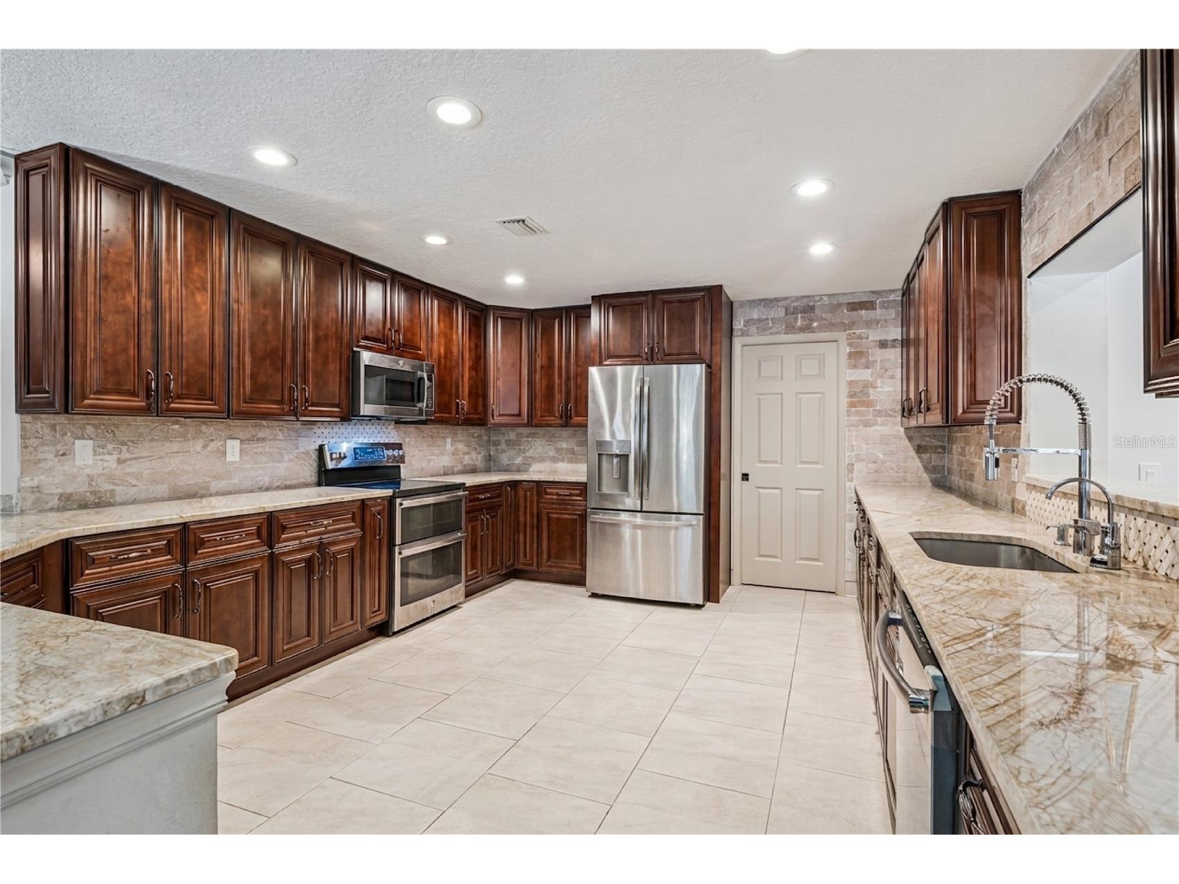 6054 Marlberry Drive Orlando FL 32819 O6382984 image2