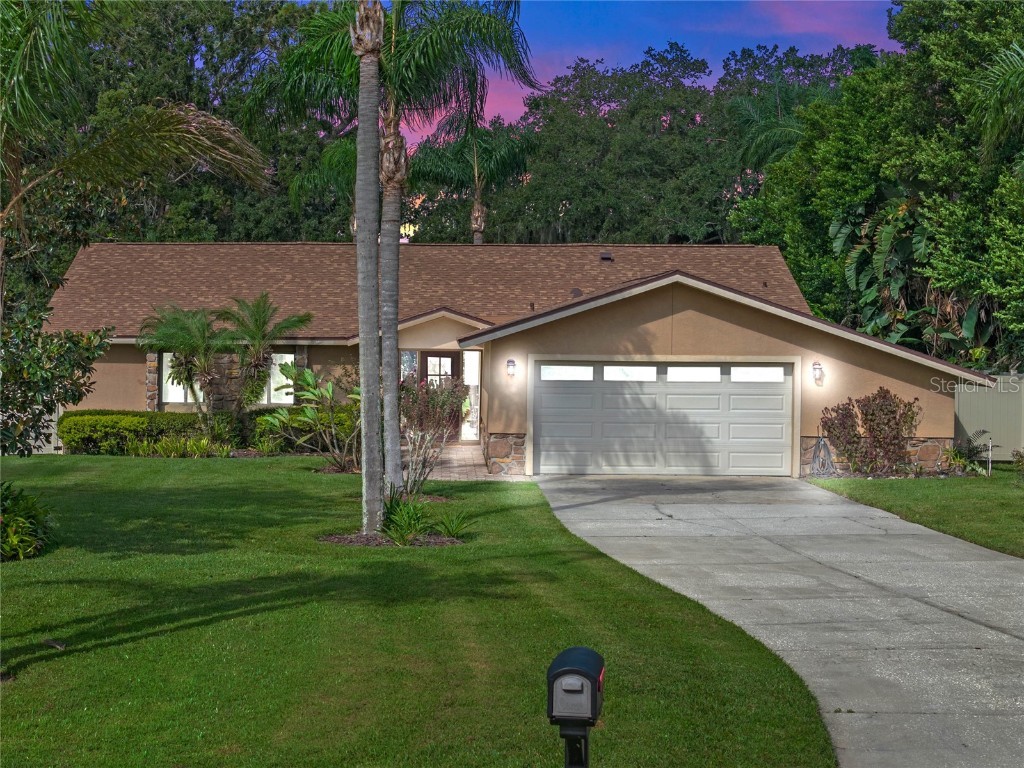 6056 Twin Lakes Drive Oviedo FL 32765 - Deep Lake O6253473 image1