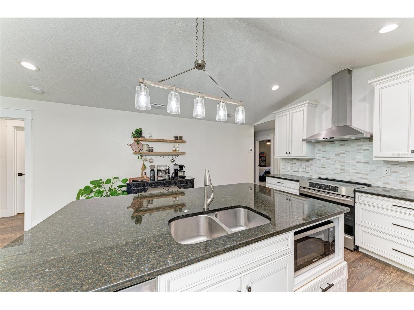 606 19th Avenue W Palmetto FL 34221 A4679236 image17