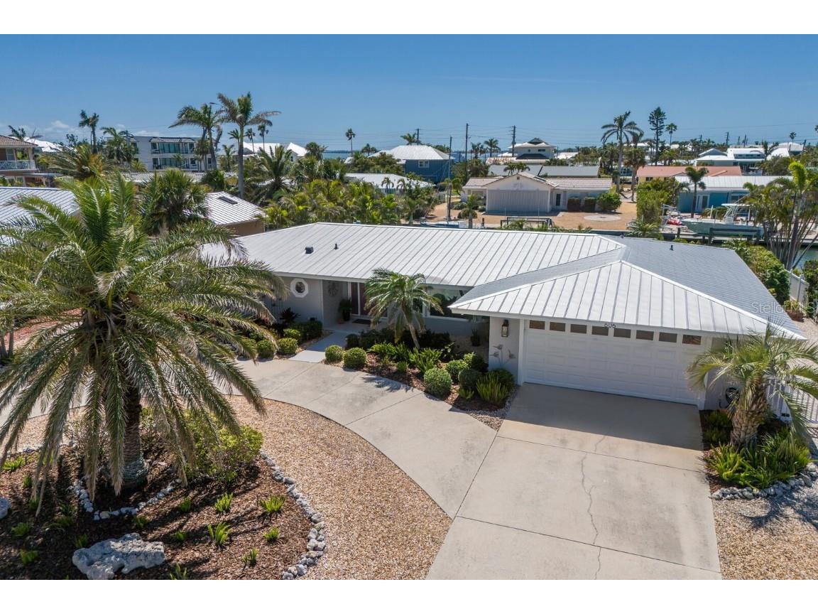 606 Emerald Lane Holmes Beach FL 34217 A4647106 image1