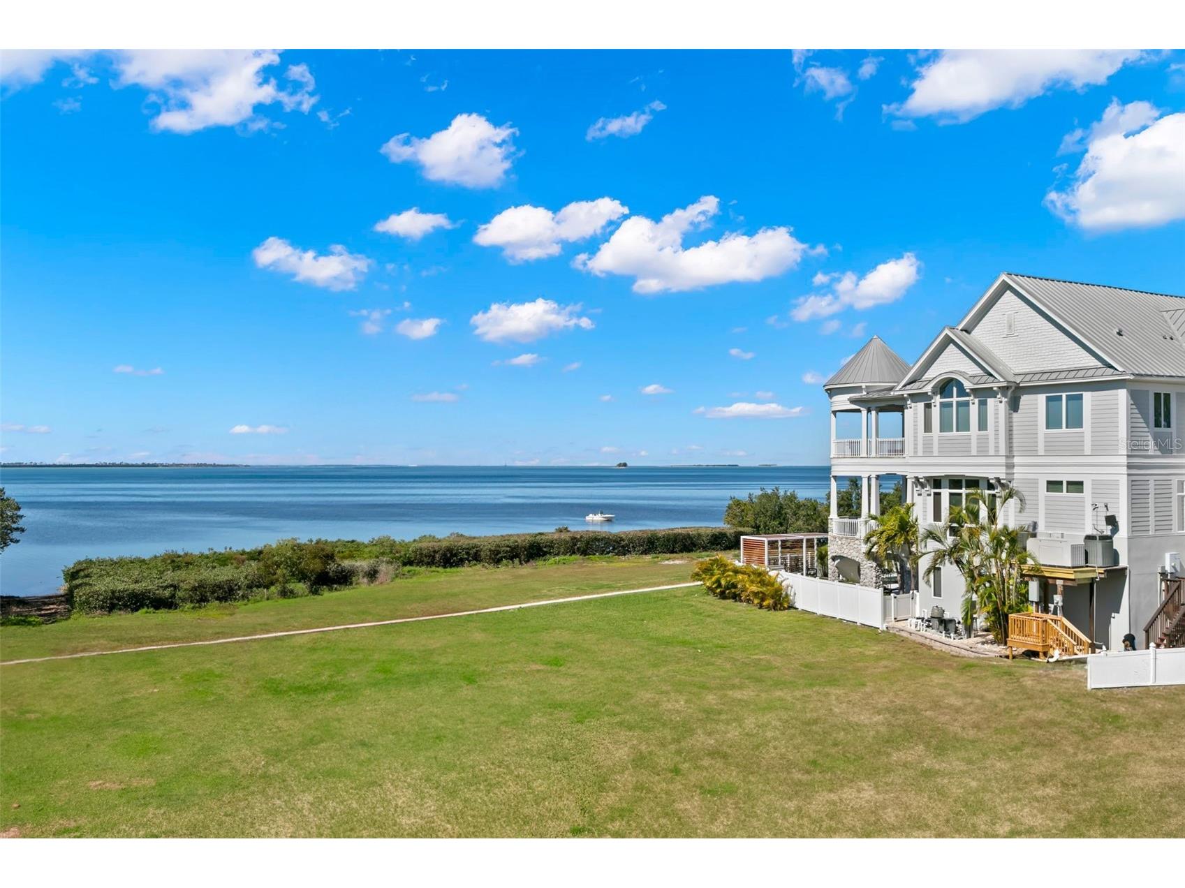 606 Indiana Avenue Crystal Beach FL 34681 O6281455 image3