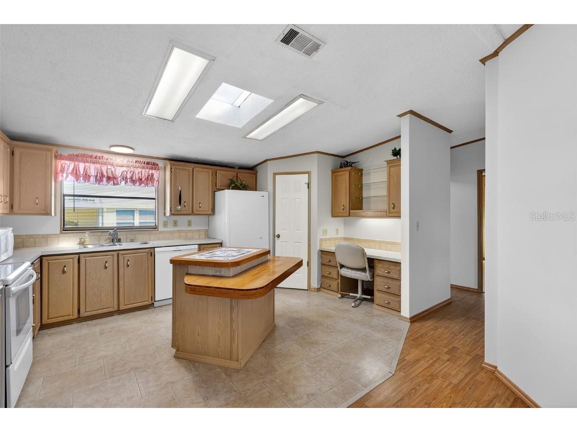 606 La Jolla Circle North Port FL 34287 TB8457889 image6