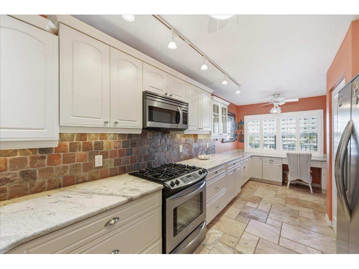 6060 Shore Boulevard S #203 Gulfport FL 33707 - BOCA CIEGA BAY AQUATICPRESERVE TB8448202 image12