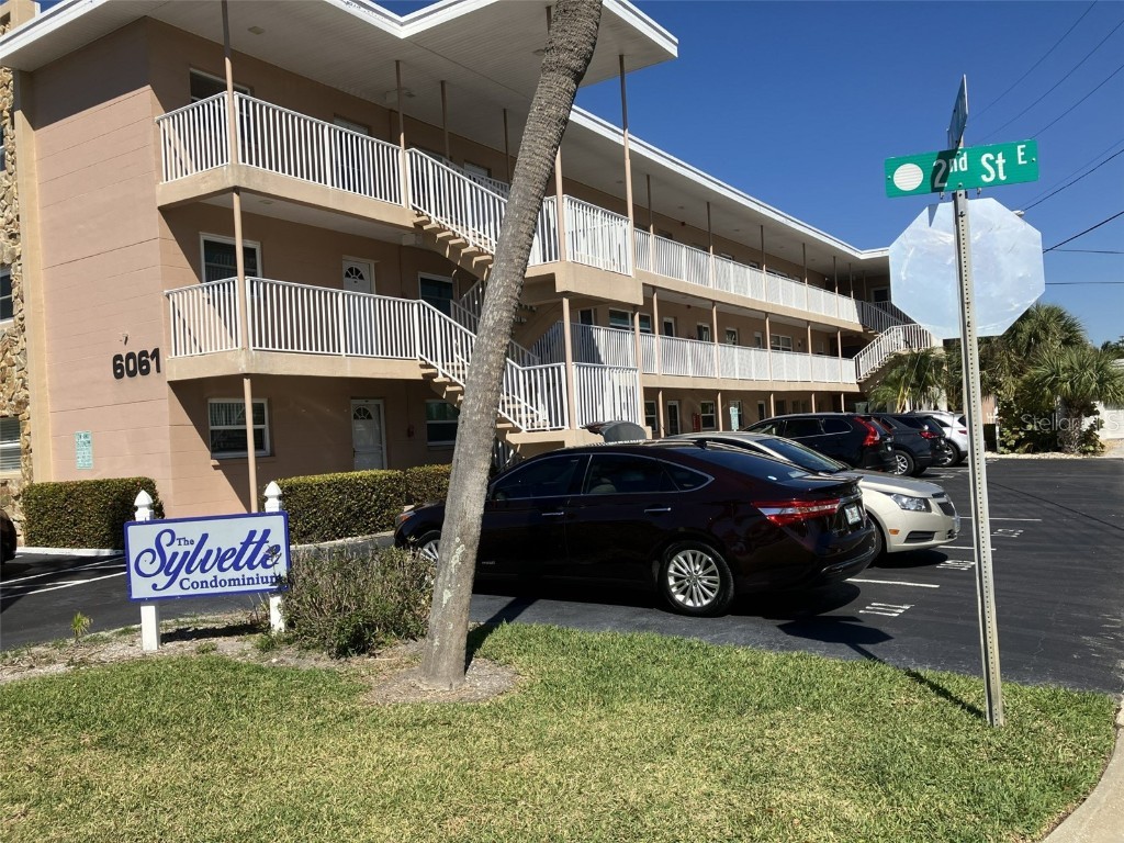 6061 2nd Street E #51 Saint Pete Beach FL 33706 U8231649 image1
