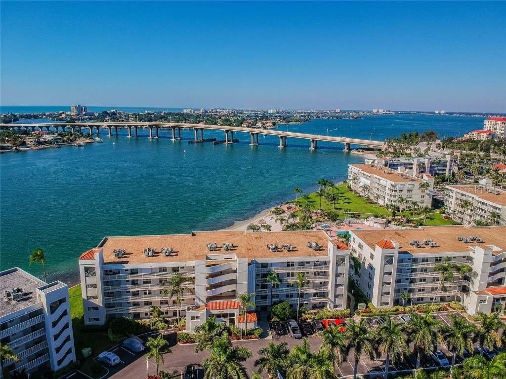 6061 Bahia Del Mar Circle #347 Saint Petersburg FL 33715 U8239227 image1