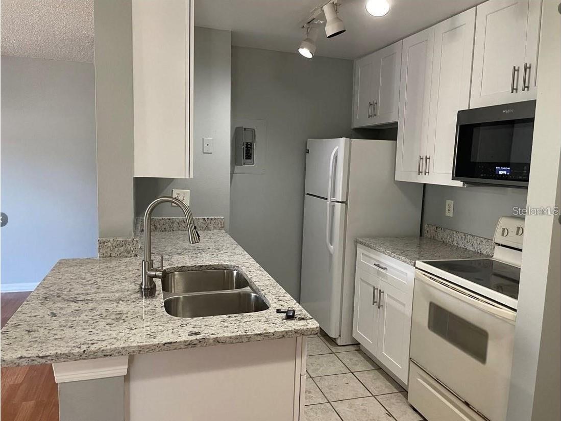 6064 Westgate Drive #101 Orlando FL 32835 O6374809 image4