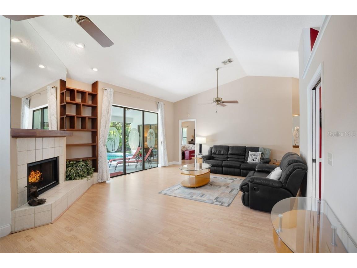 6065 Marella Court Sarasota FL 34243 A4656189 image11