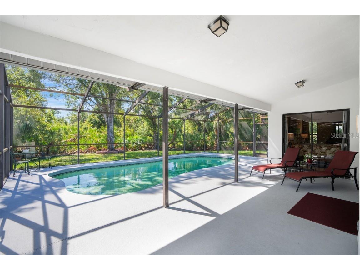 6065 Marella Court Sarasota FL 34243 A4656189 image24