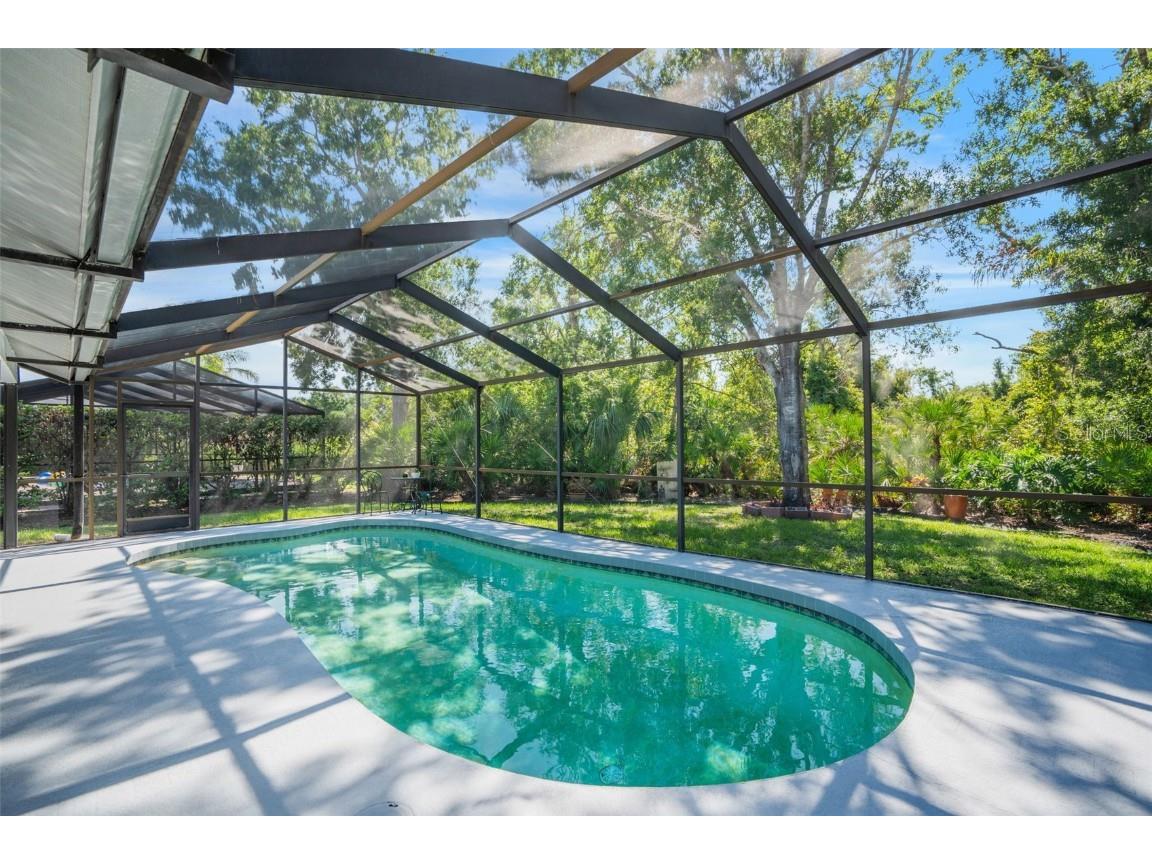 6065 Marella Court Sarasota FL 34243 A4656189 image25