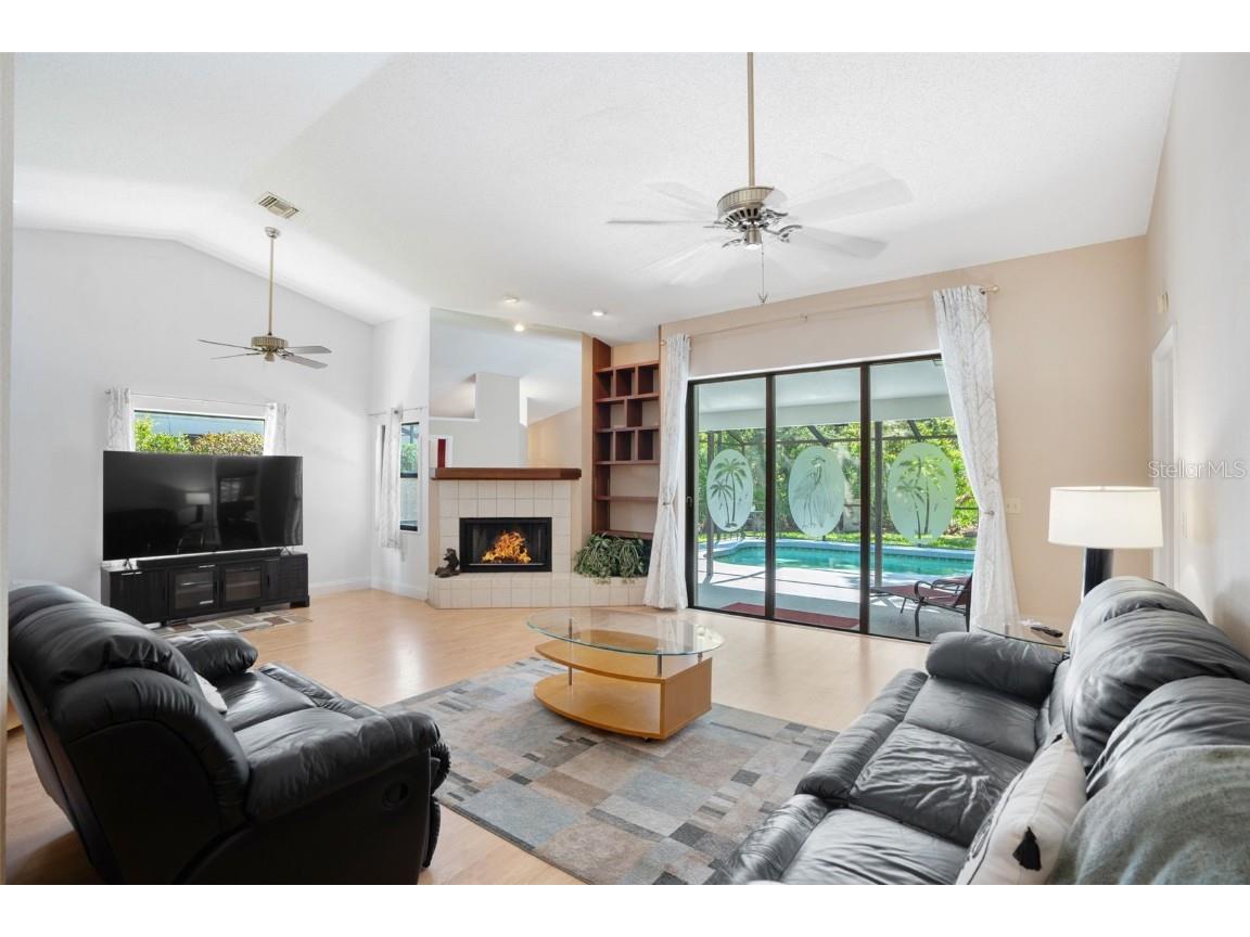 6065 Marella Court Sarasota FL 34243 A4656189 image9