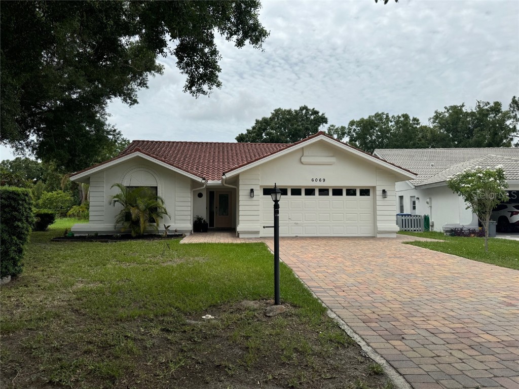 6069 Marella Court Sarasota FL 34243 A4658670 image1