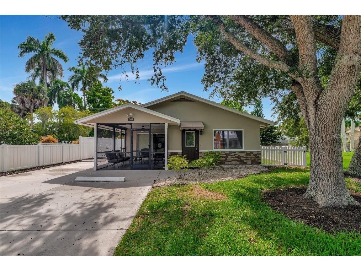 607 84th Street NW Bradenton FL 34209 A4615781 image1