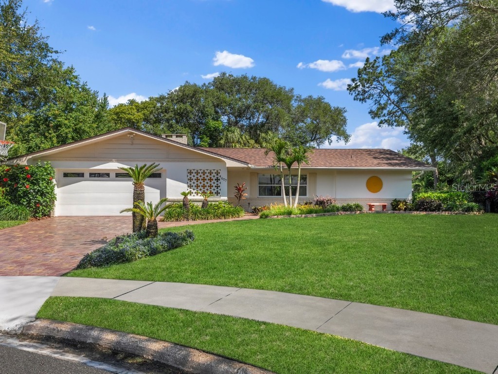 607 Albertson Place Orlando FL 32806 O6198924 image1