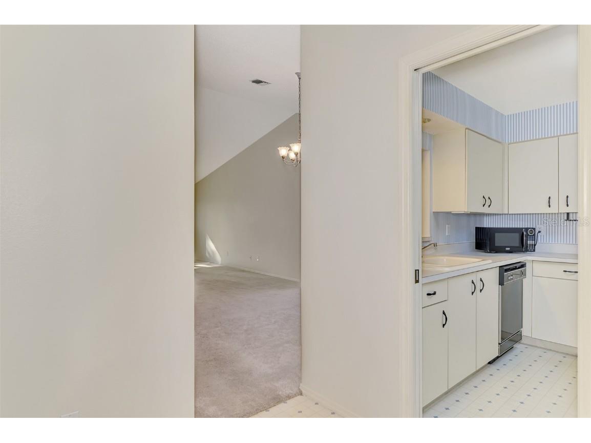 607 Ironwood Circle #160 Venice FL 34292 N6140678 image5