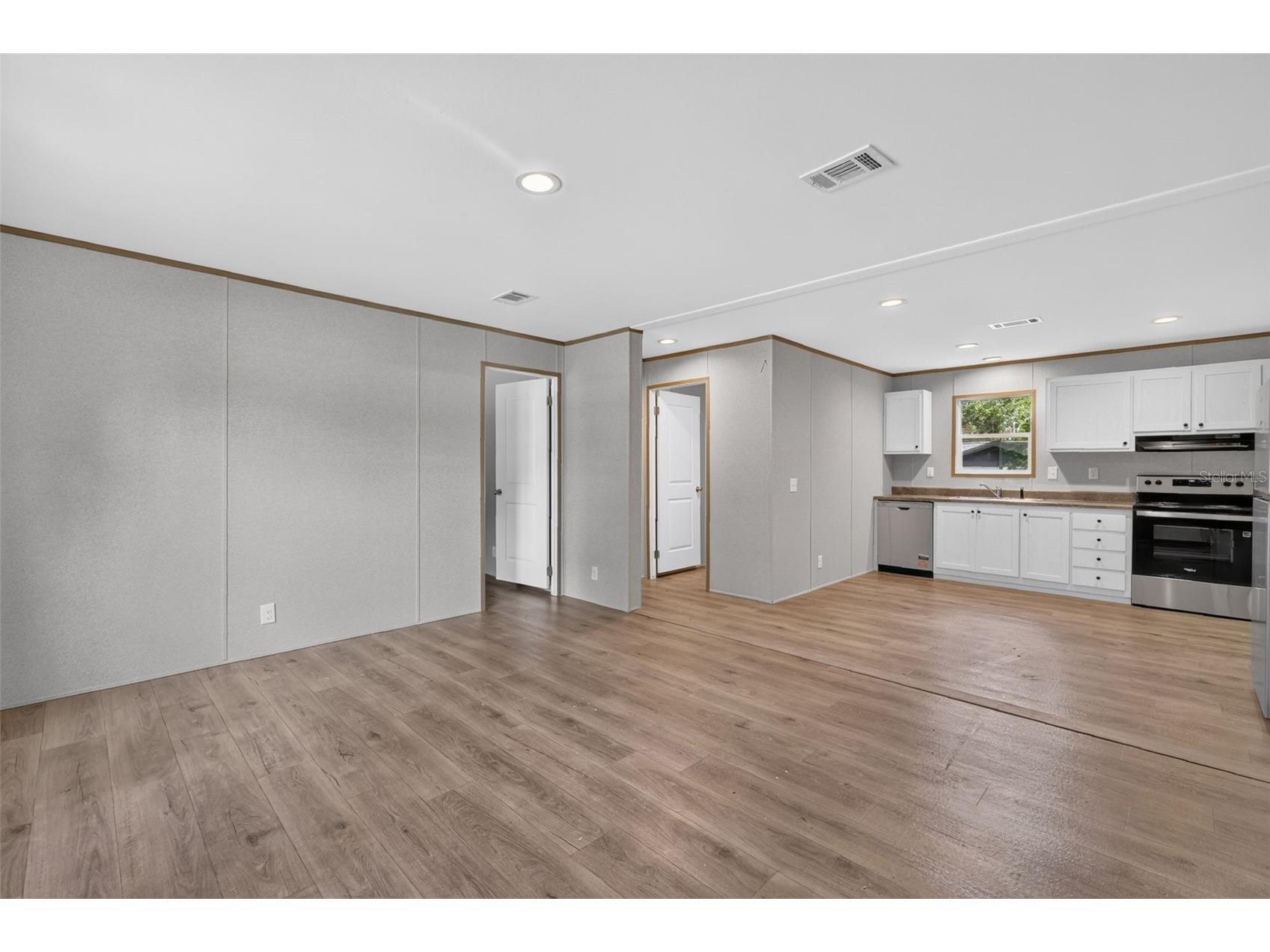607 Lawrence Street Wildwood FL 34785 G5114859 image2
