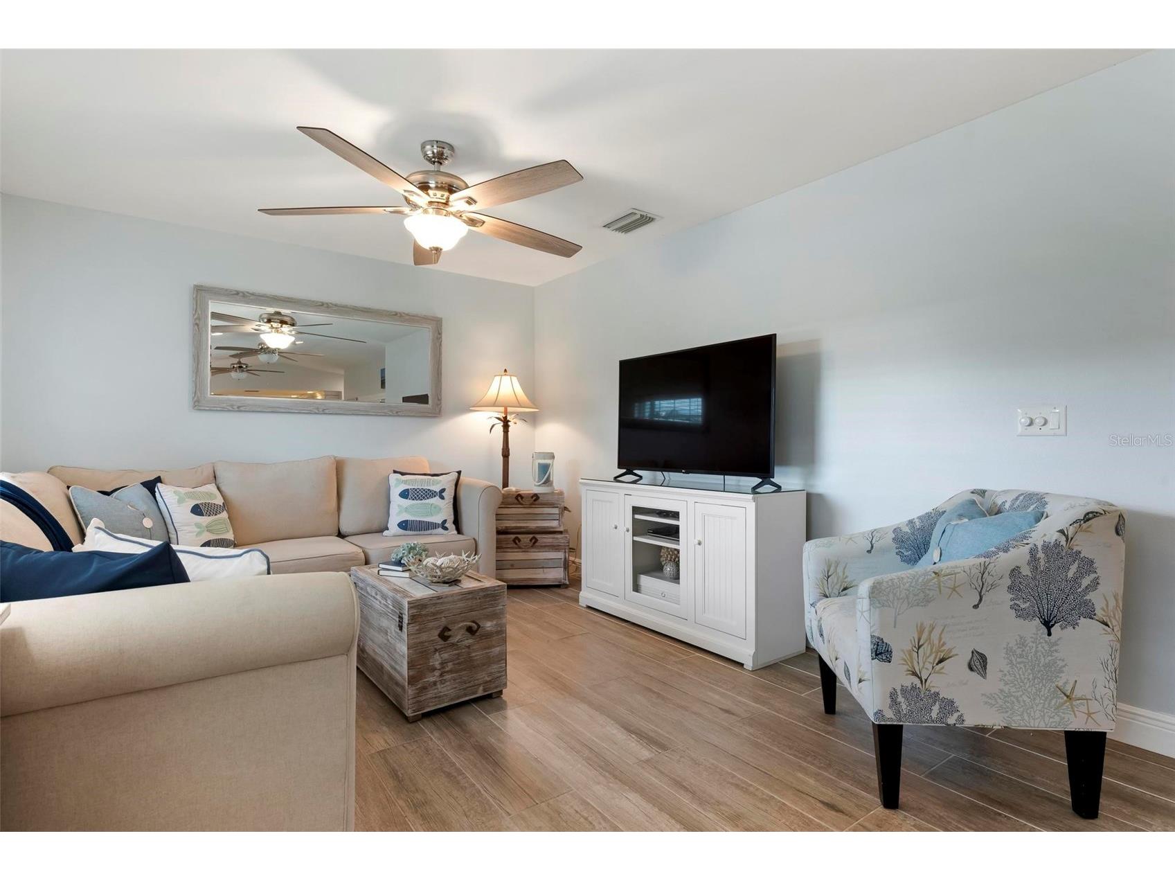607 North Point Drive Holmes Beach FL 34217 A4682874 image16