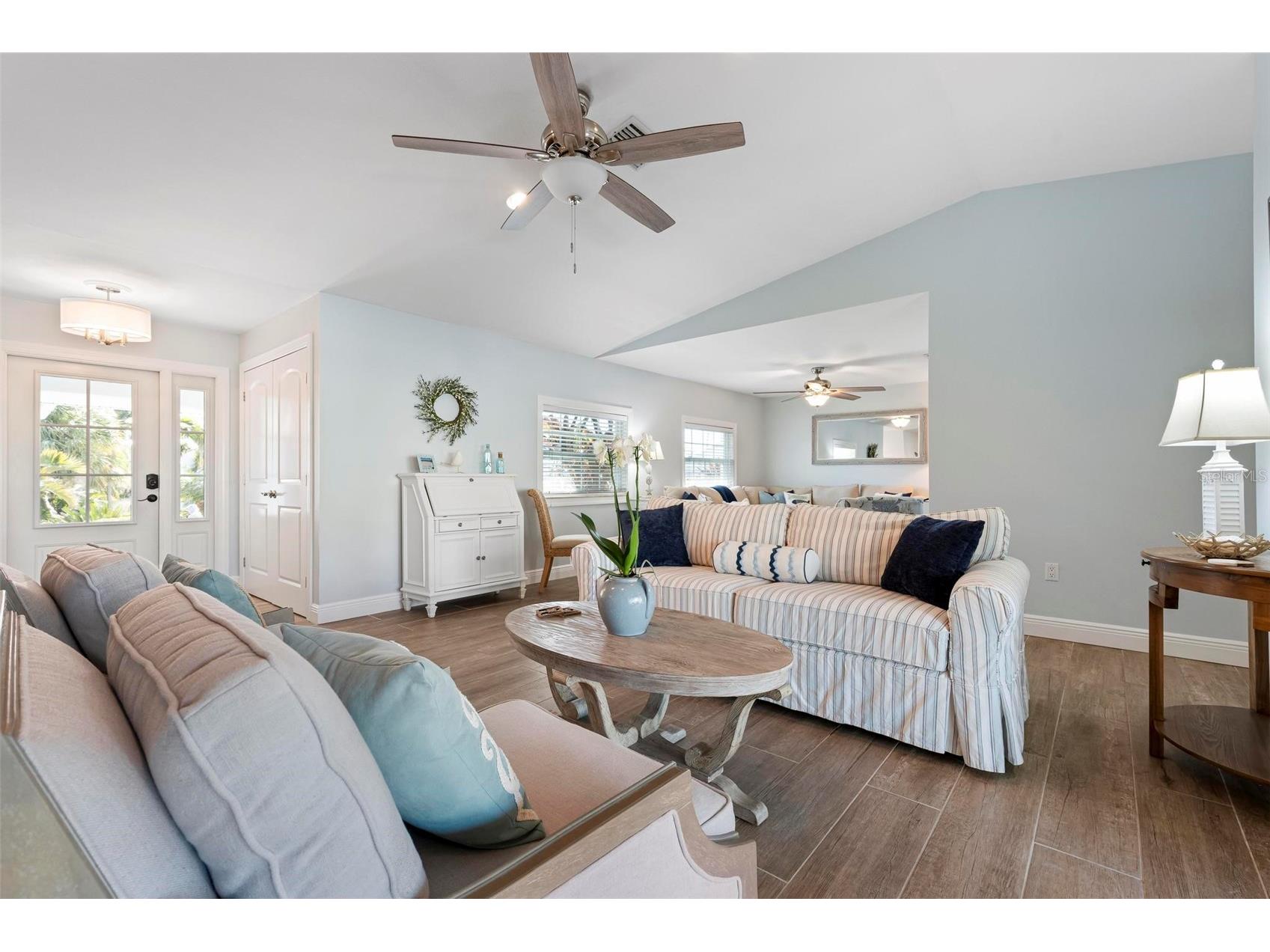 607 North Point Drive Holmes Beach FL 34217 A4682874 image18