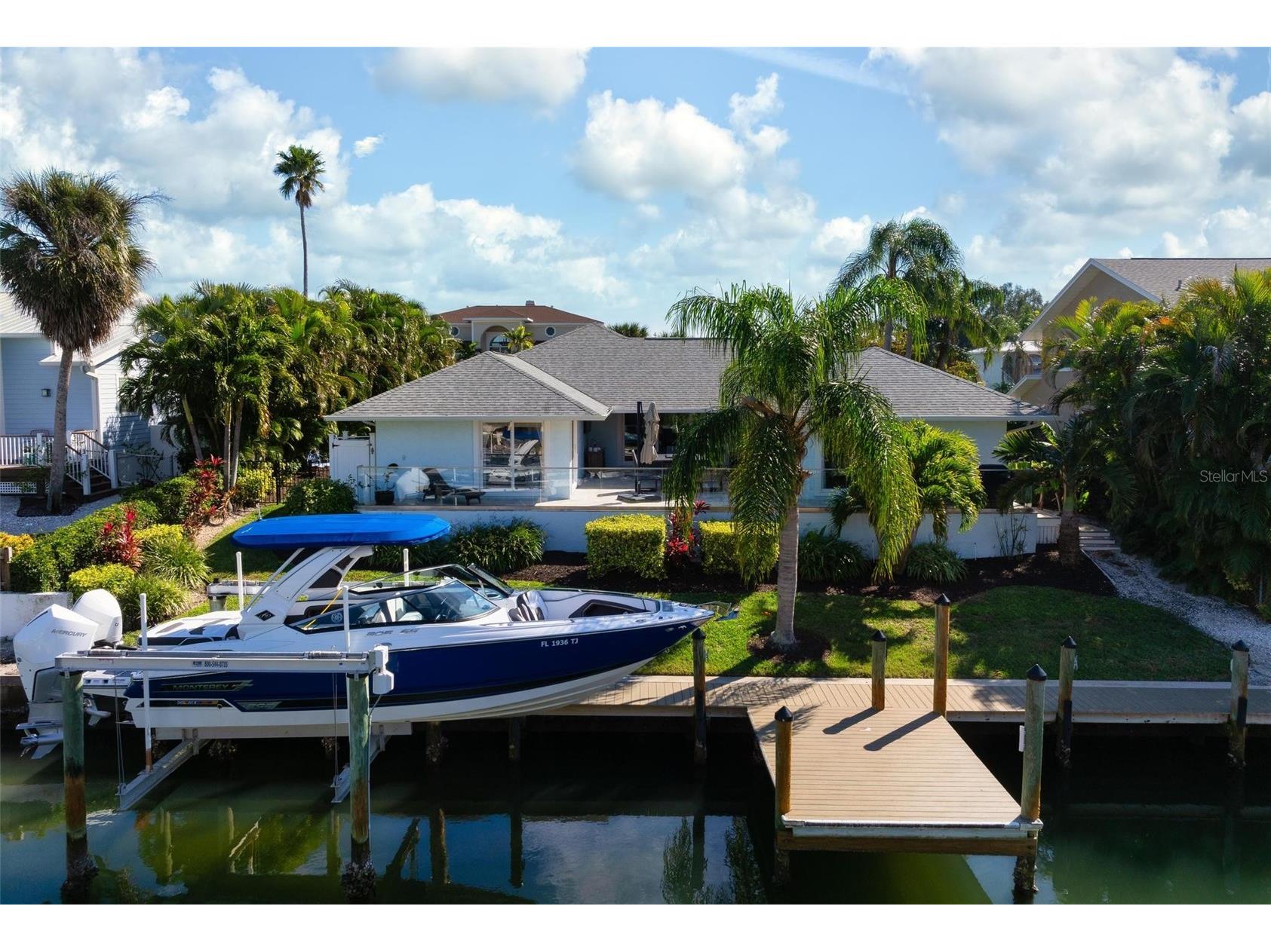 607 North Point Drive Holmes Beach FL 34217 A4682874 image81