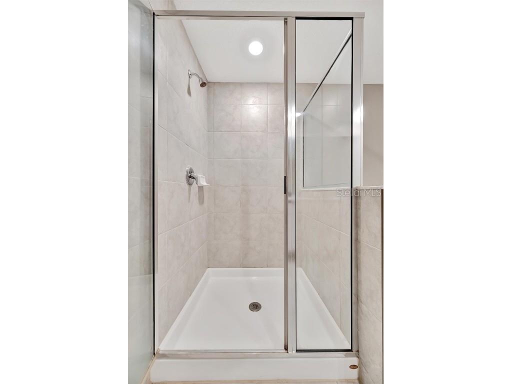 607 Royal Empress Drive Ruskin FL 33570 TB8457805 image25