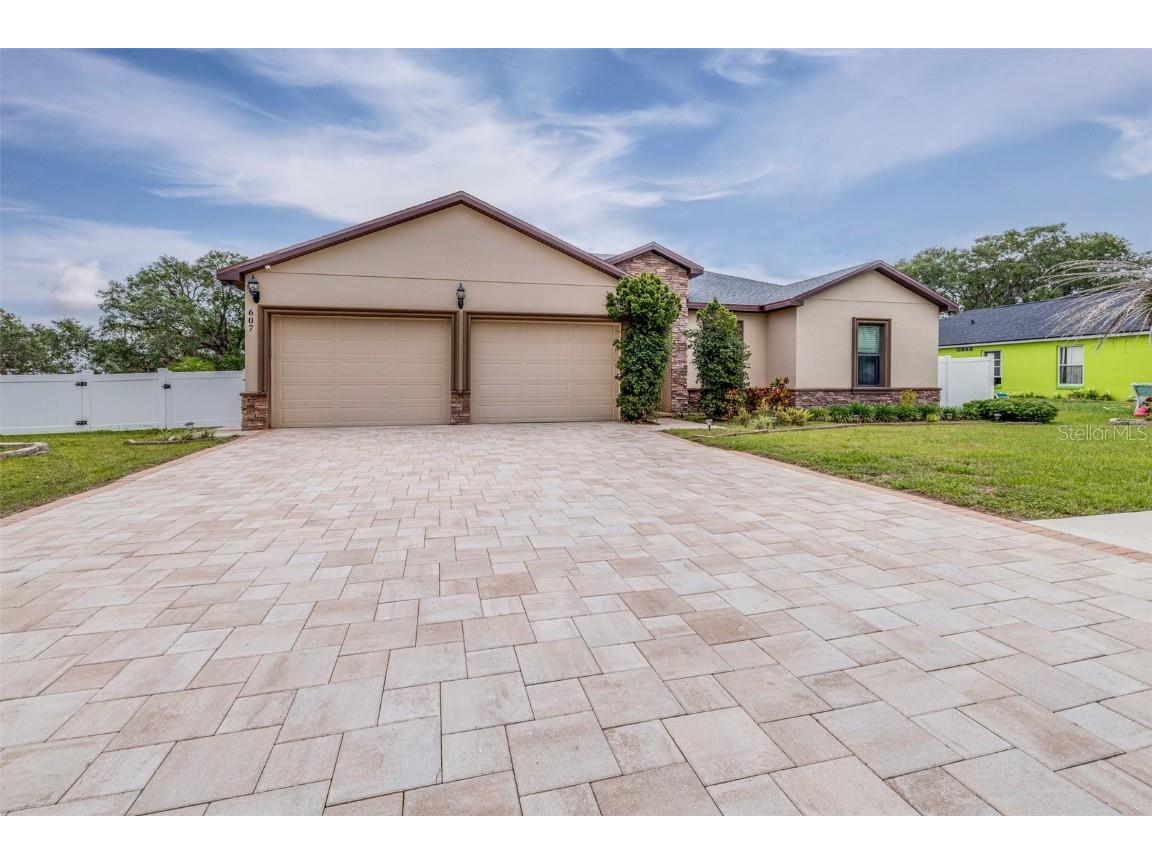 607 S 16th Street Haines City FL 33844 P4934950 image1