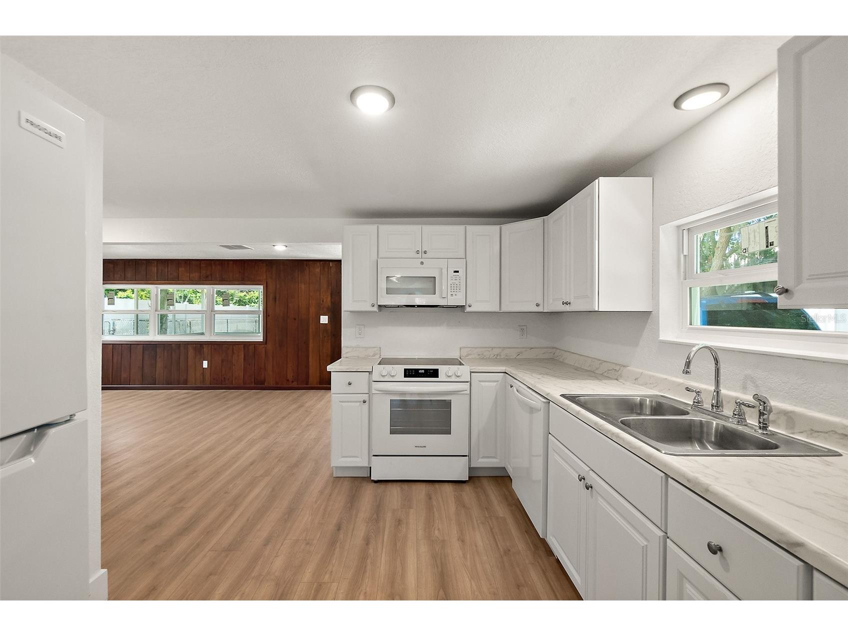 607 Wayne Avenue New Smyrna Beach FL 32168 V4949520 image5