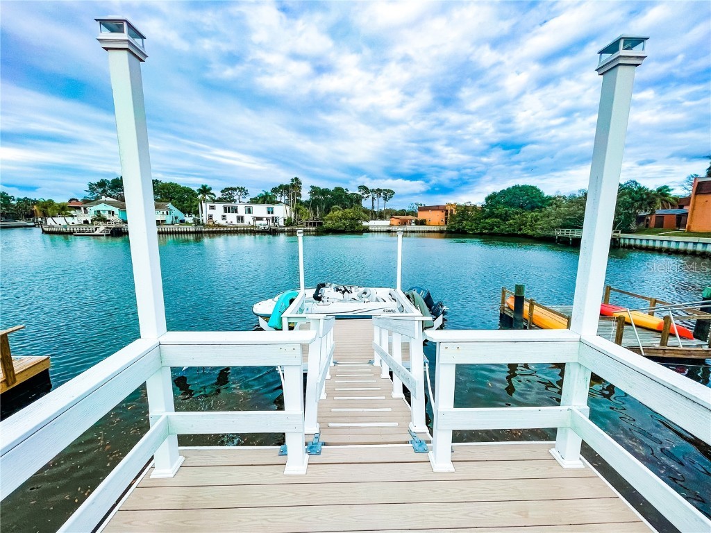 607 Westwinds Drive #5 Palm Harbor FL 34683 U8189980 image1