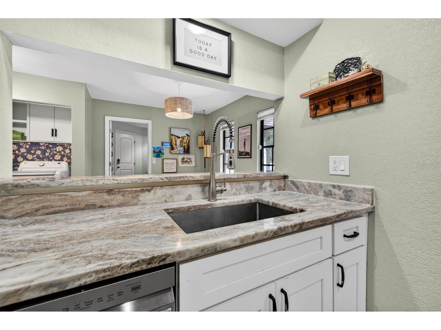 6070 66th Avenue N Pinellas Park FL 33781 TB8516114 image12