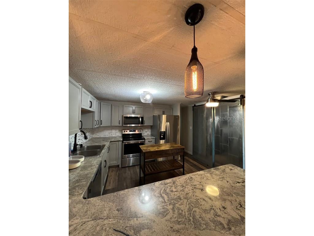 6071 136th Terrace N Clearwater FL 33760 A4619467 image1