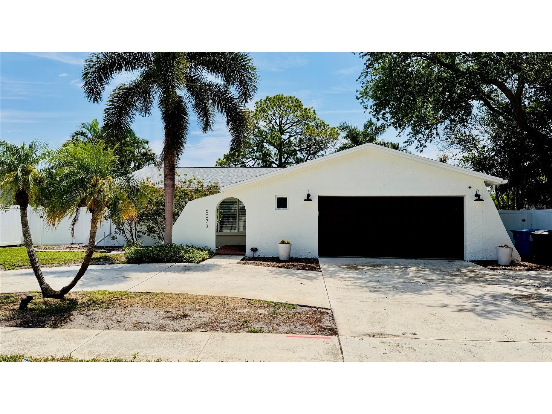 6073 Tanglewood Drive NE Saint Petersburg FL 33703 O6408618 image1