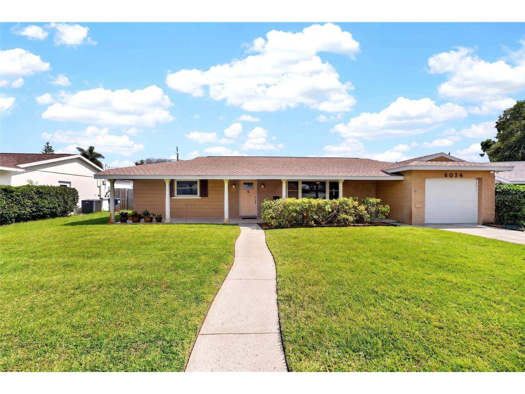 6074 28th Avenue N Saint Petersburg FL 33710 TB8503965 image1