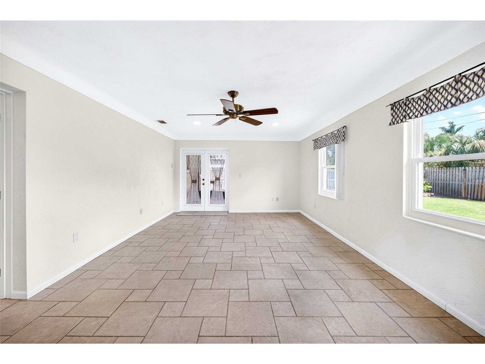 6074 28th Avenue N Saint Petersburg FL 33710 TB8503965 image15