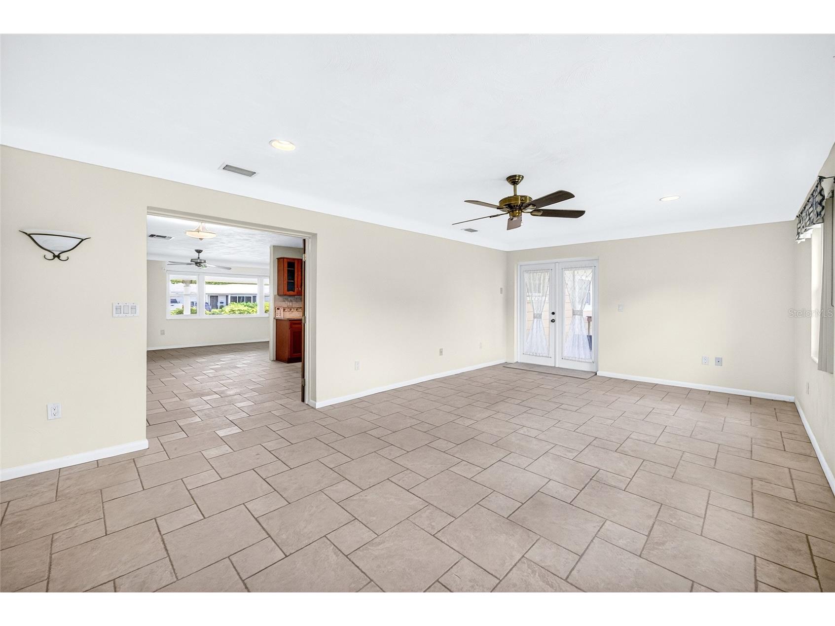 6074 28th Avenue N Saint Petersburg FL 33710 TB8503965 image17