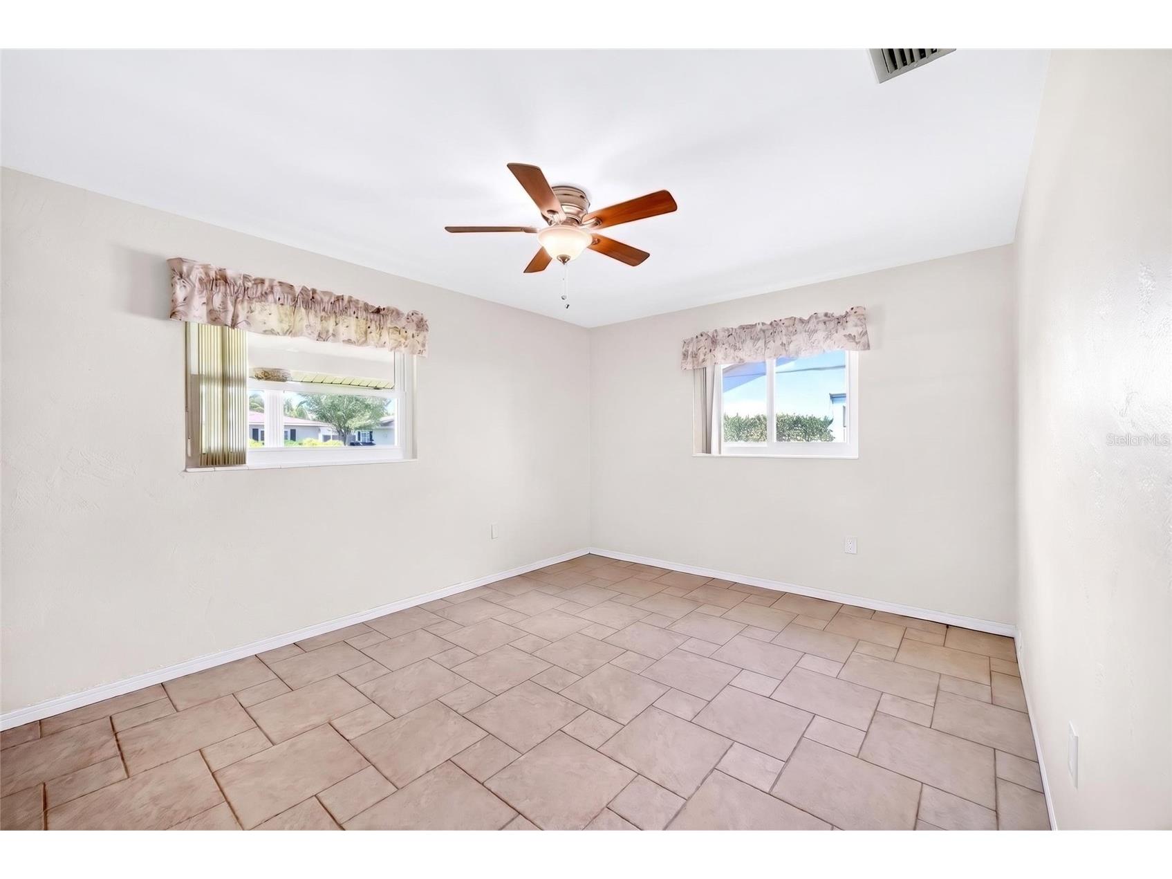 6074 28th Avenue N Saint Petersburg FL 33710 TB8503965 image18