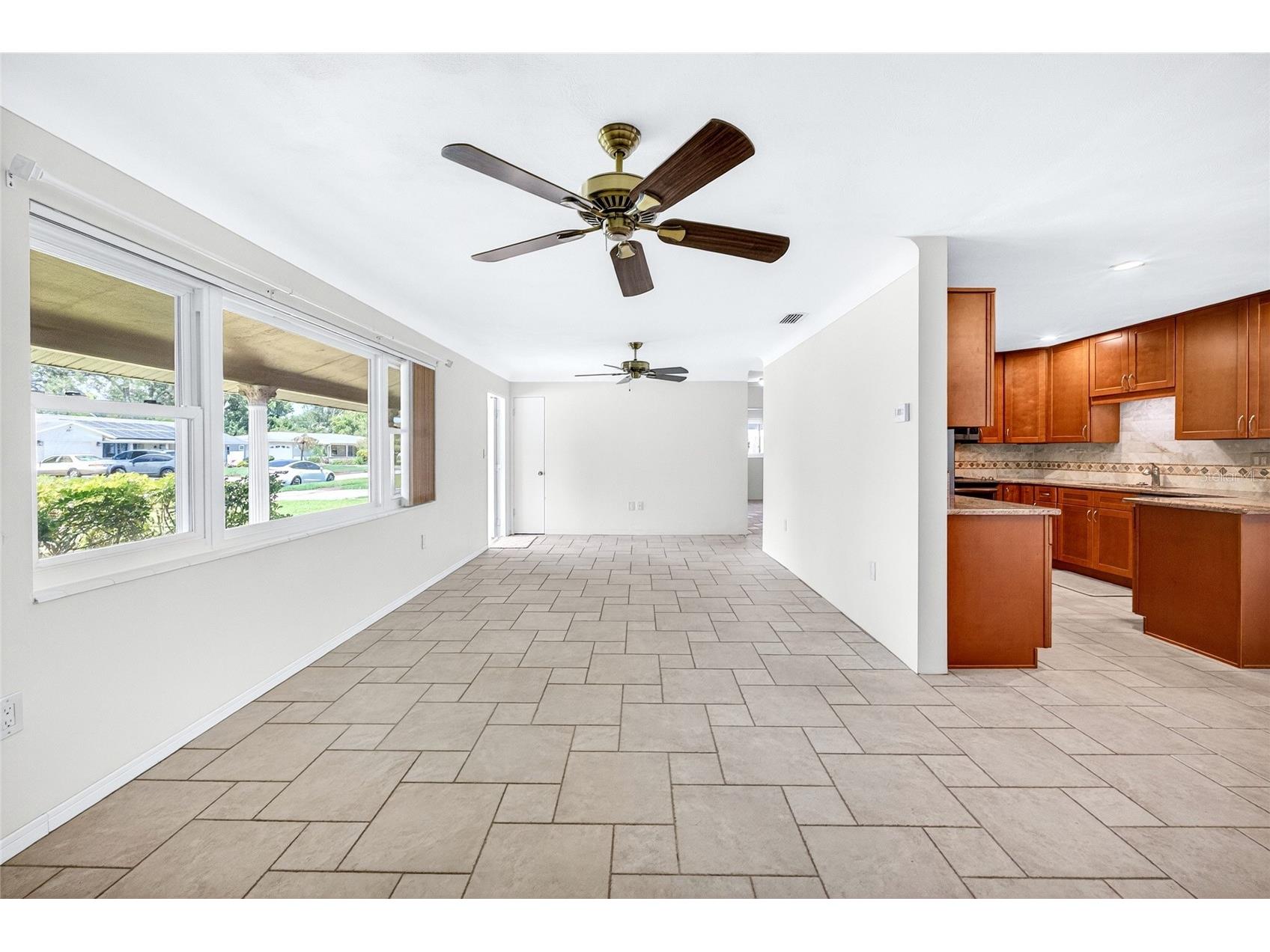 6074 28th Avenue N Saint Petersburg FL 33710 TB8503965 image5