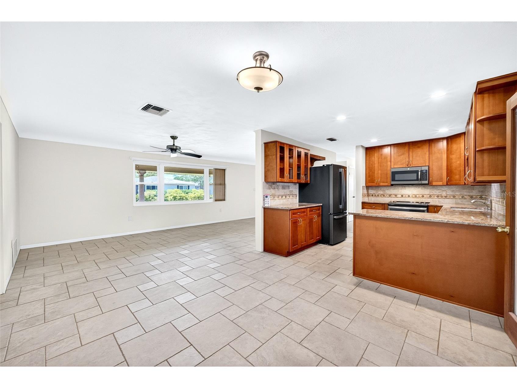 6074 28th Avenue N Saint Petersburg FL 33710 TB8503965 image7