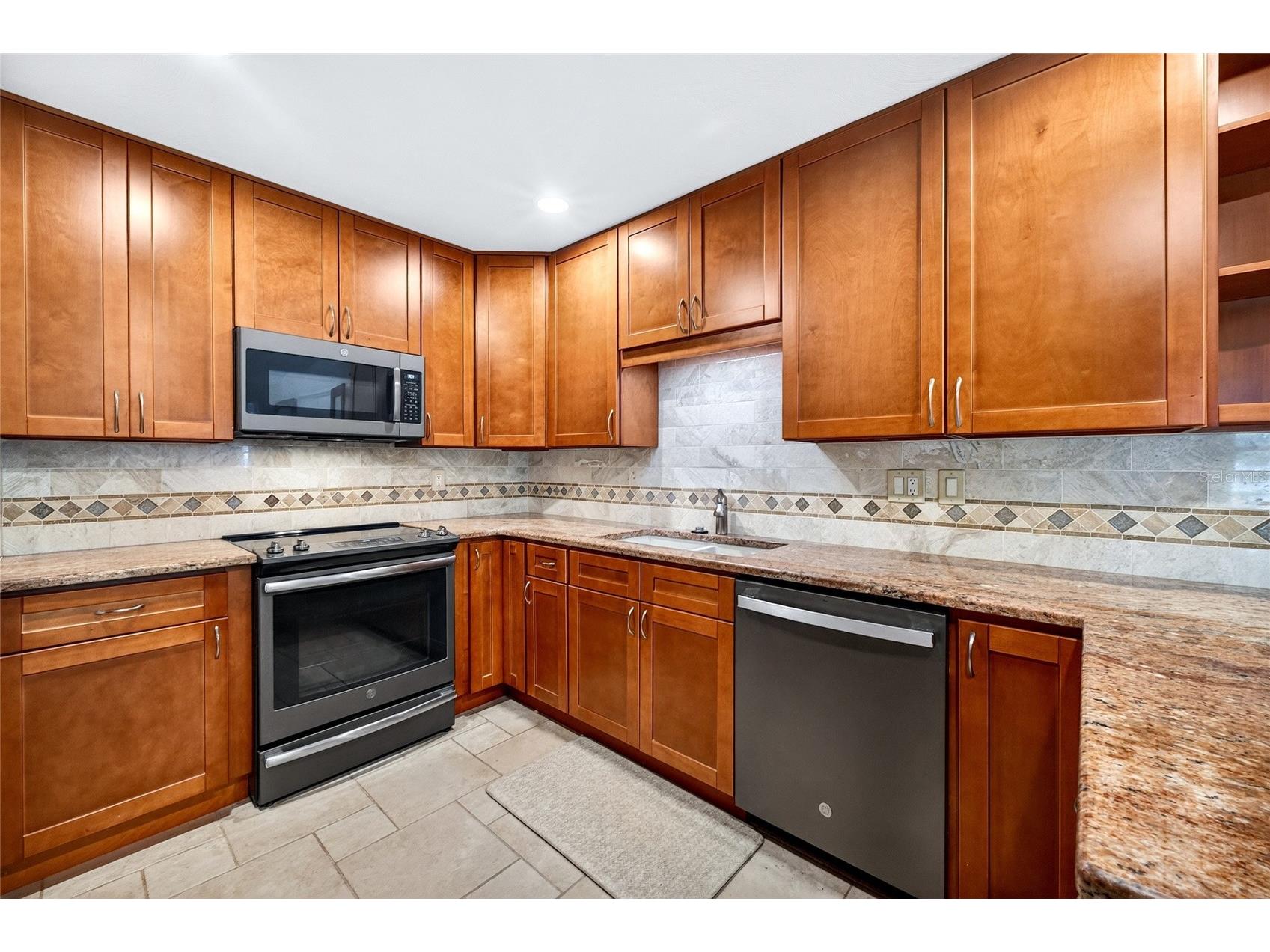6074 28th Avenue N Saint Petersburg FL 33710 TB8503965 image9