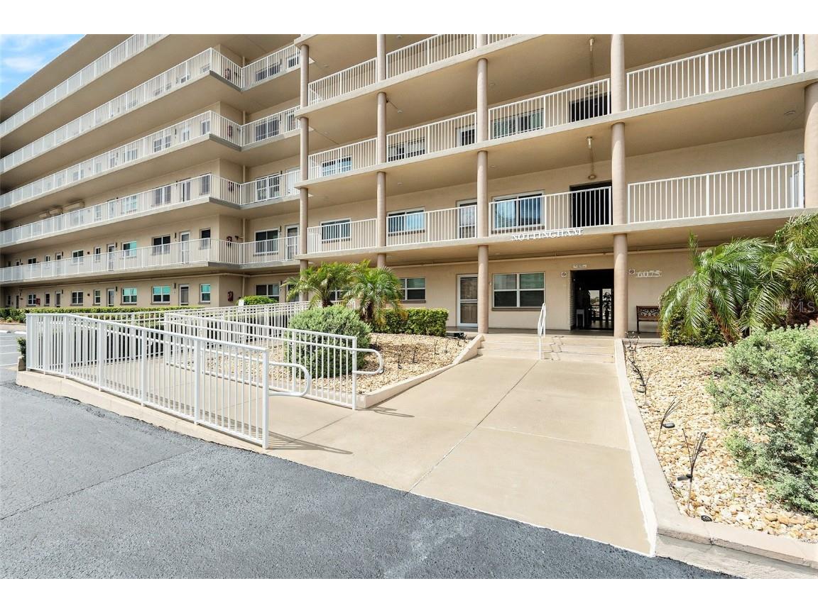 6075 Shore Boulevard S #308 Gulfport FL 33707 - BOCA CIEGA BAY A4619671 image1