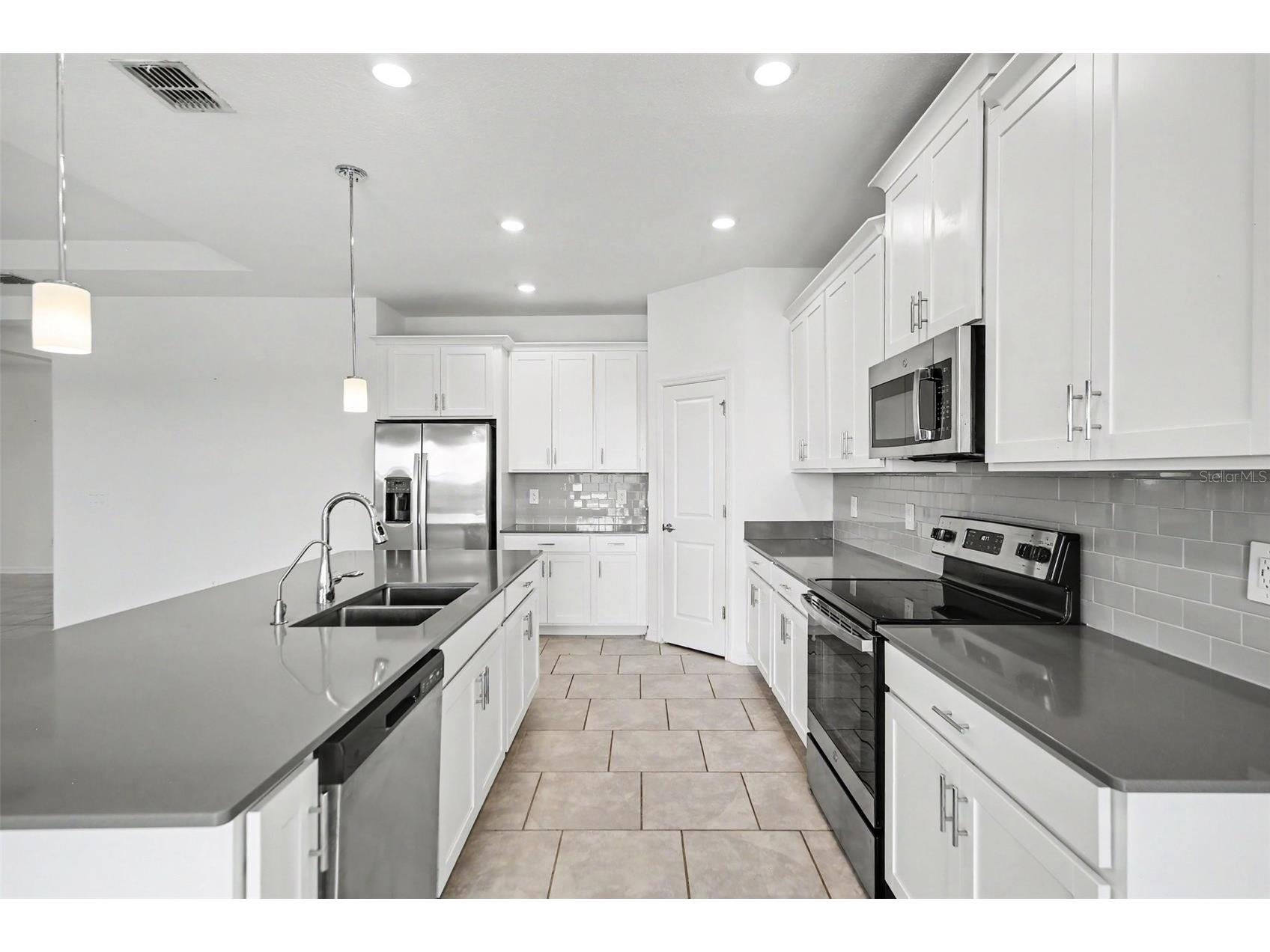 6079 Claystone Way Mount Dora FL 32757 O6409067 image9