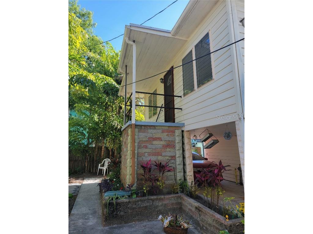 608 12th Avenue N #BACK UPPER Saint Petersburg FL 33701 U8197494 image1