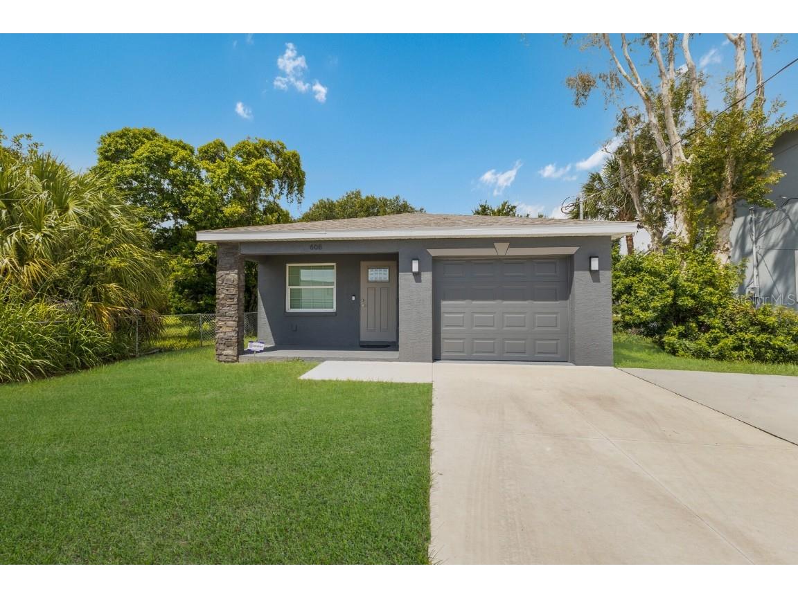 608 13th Avenue W Bradenton FL 34205 A4625307 image1