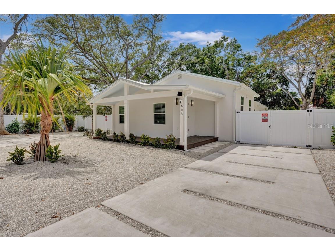 608 37th Street W Bradenton FL 34205 A4606931 image1