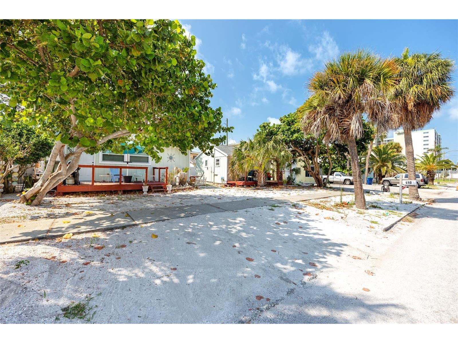 608 72nd Avenue Saint Pete Beach FL 33706 TB8497596 image1