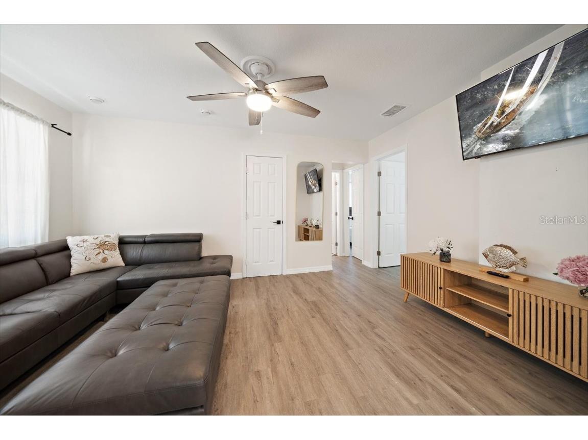 608 Bay Esplanade Clearwater Beach FL 33767 TB8393706 image11