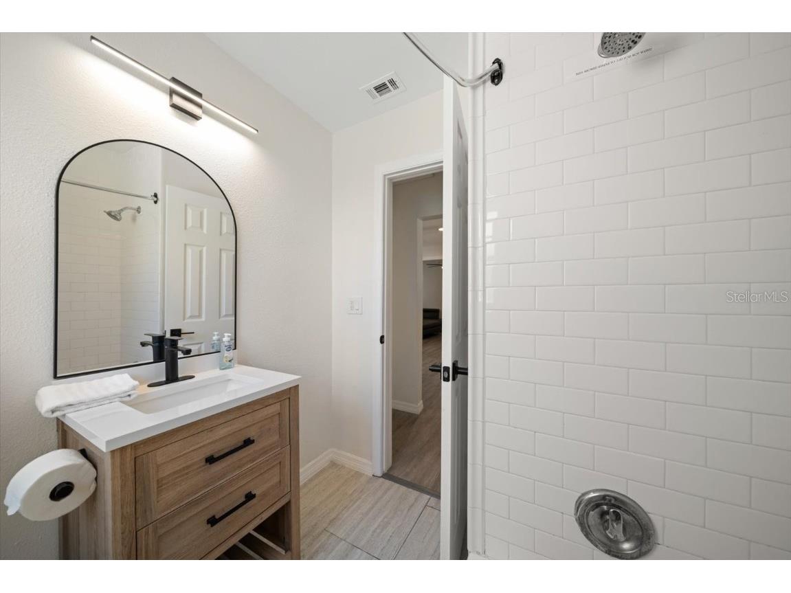 608 Bay Esplanade Clearwater Beach FL 33767 TB8393706 image17