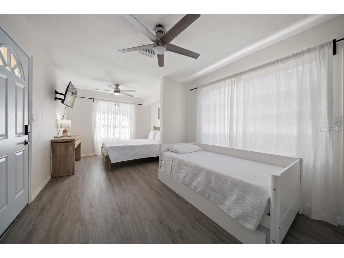 608 Bay Esplanade Clearwater Beach FL 33767 TB8393706 image22