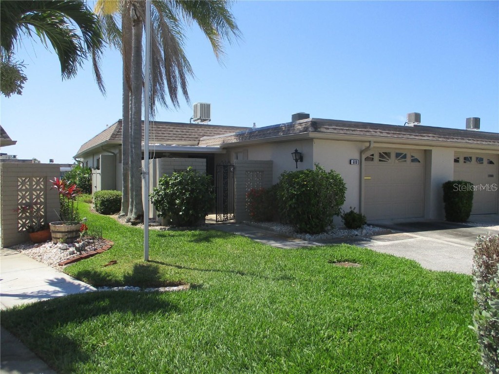 608 Boca Ciega Point Boulevard N Saint Petersburg FL 33708 T3465436 image1